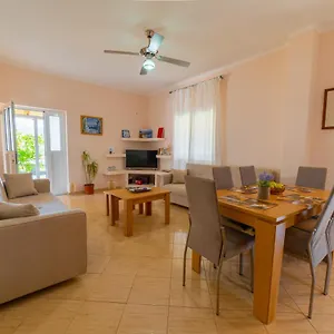 Dajana , Ksamil Albania