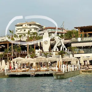 Dine , Ksamil Albania