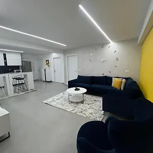 Mon Prive , Tirana Albania