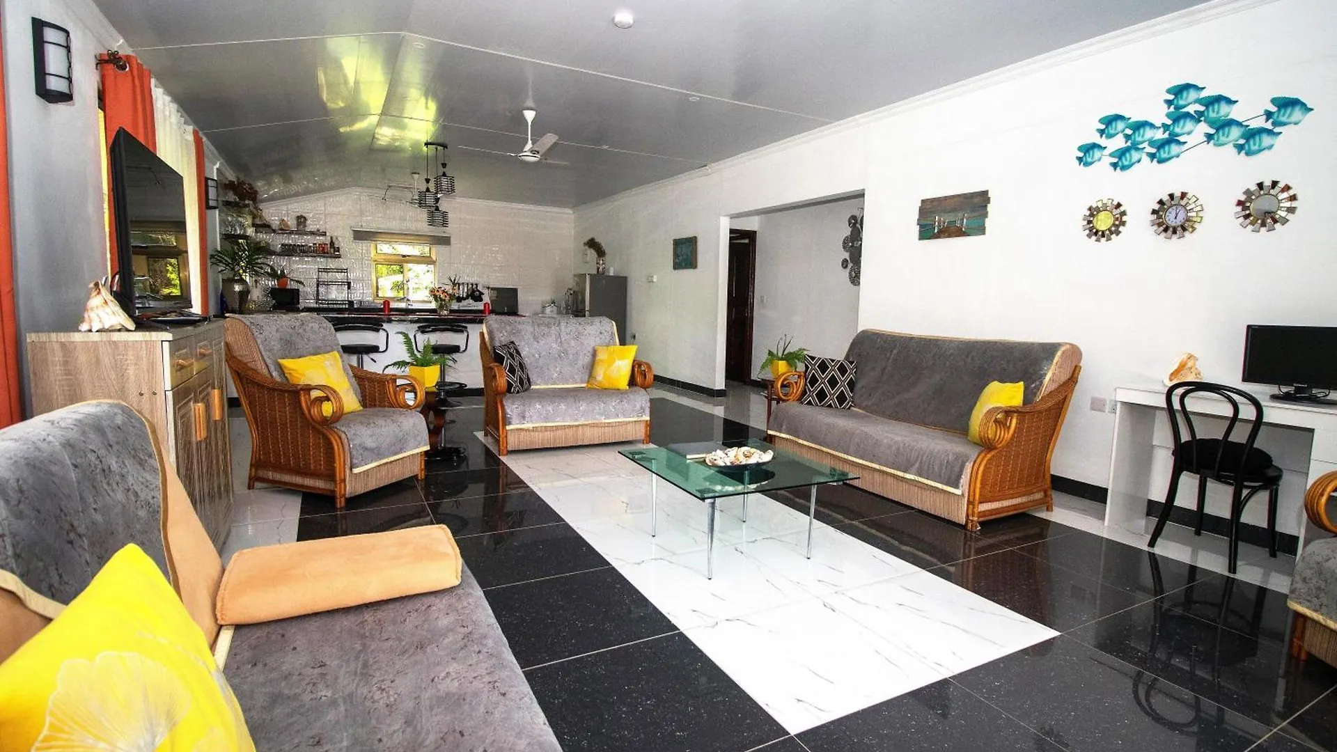 L\'Echappee Du Cap - Spacious Self Catering Apartment contacts